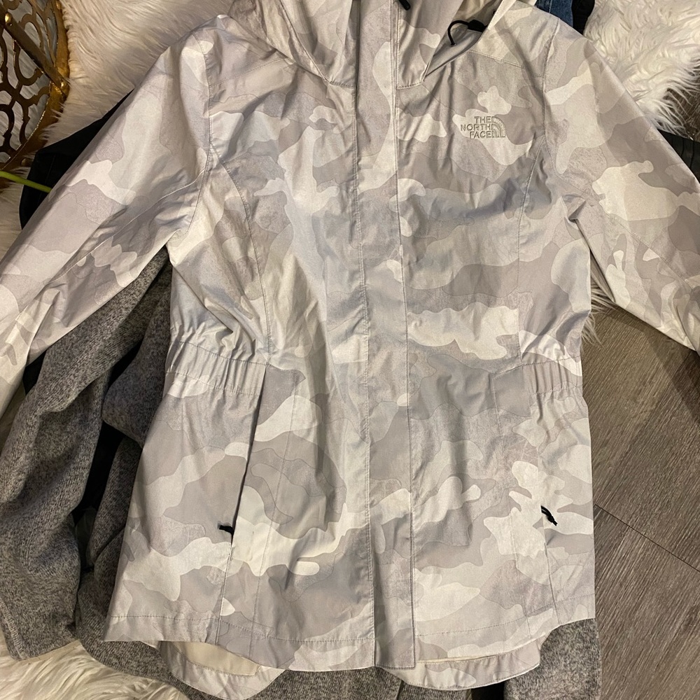 North face windbreaker